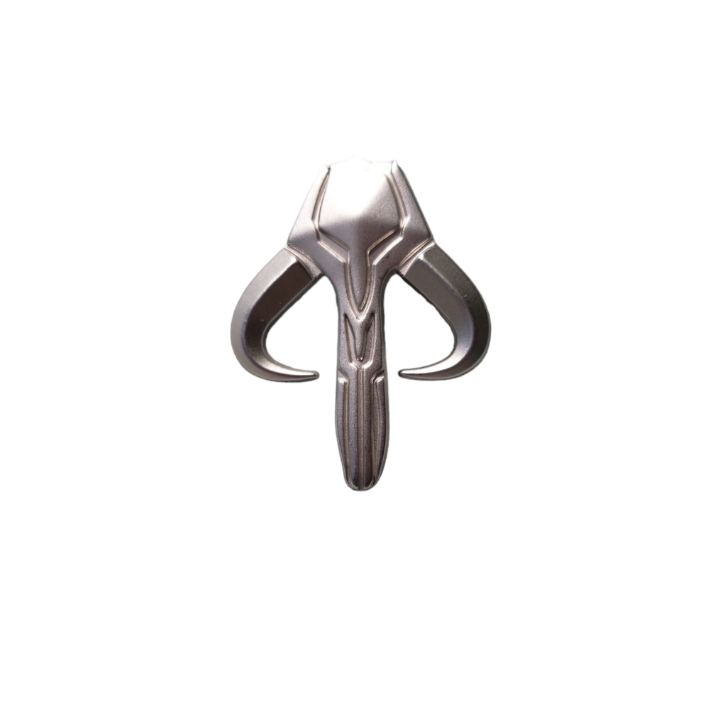 Star Wars Mythosaur Mandolorian Skull Emblem Enamel Pin